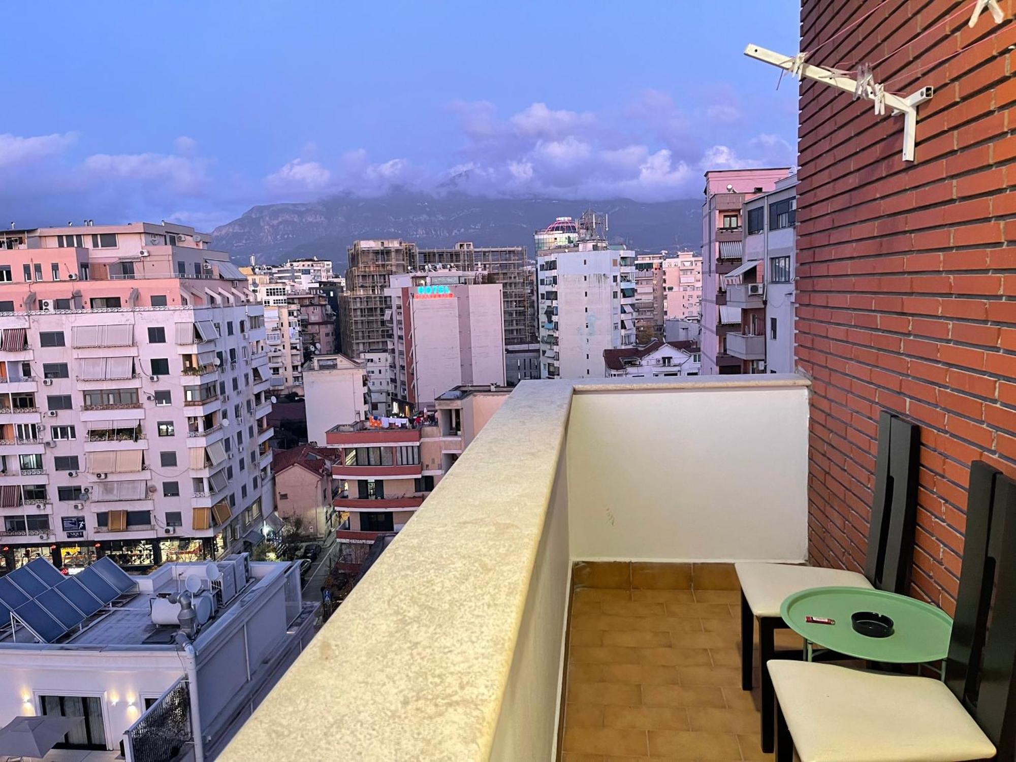 City Center Apartment Galeria Tirana Buitenkant foto