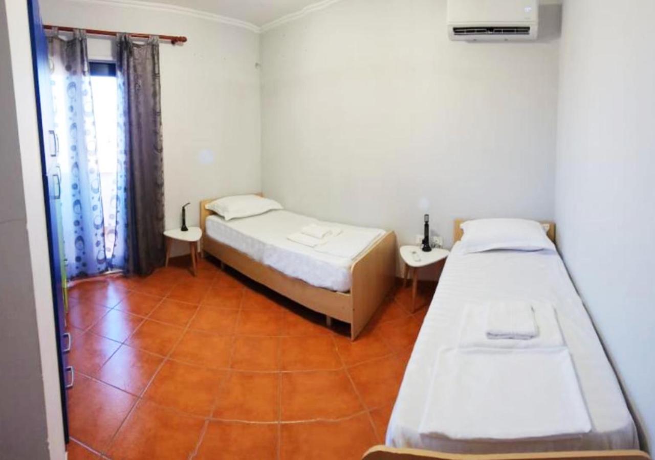 City Center Apartment Galeria Tirana Buitenkant foto