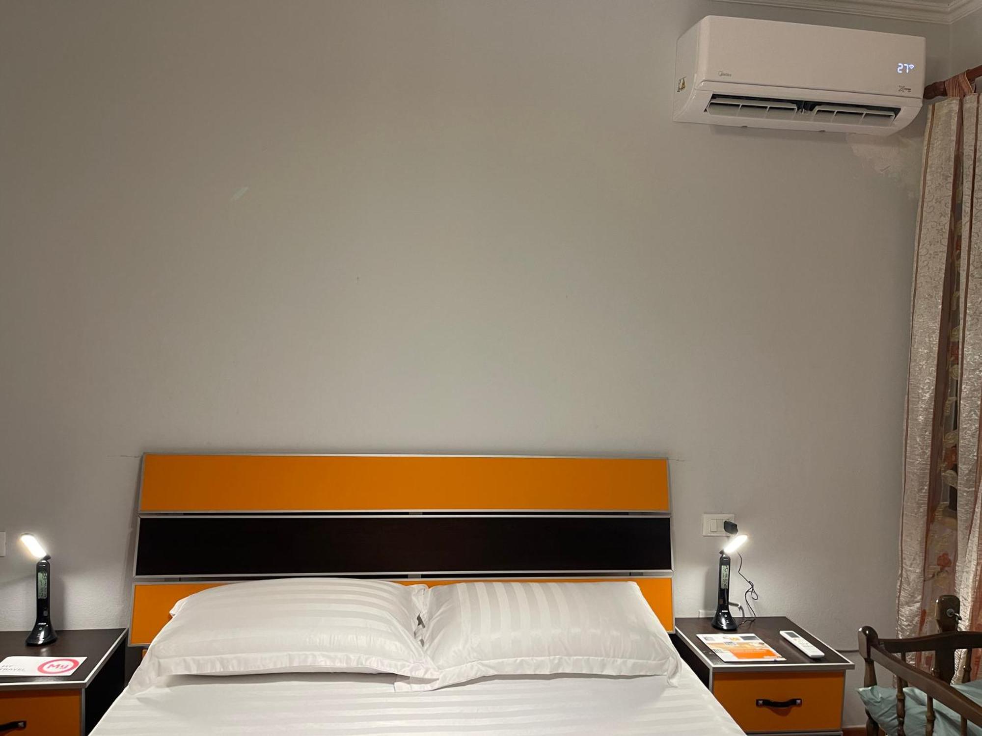 City Center Apartment Galeria Tirana Buitenkant foto