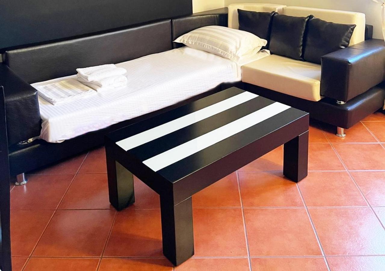 City Center Apartment Galeria Tirana Buitenkant foto